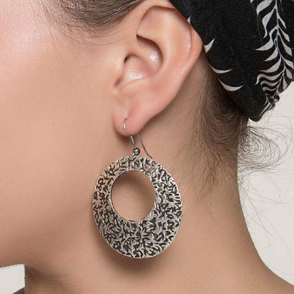 🆕️Silver-tone Openwork Drop earrings🆕️